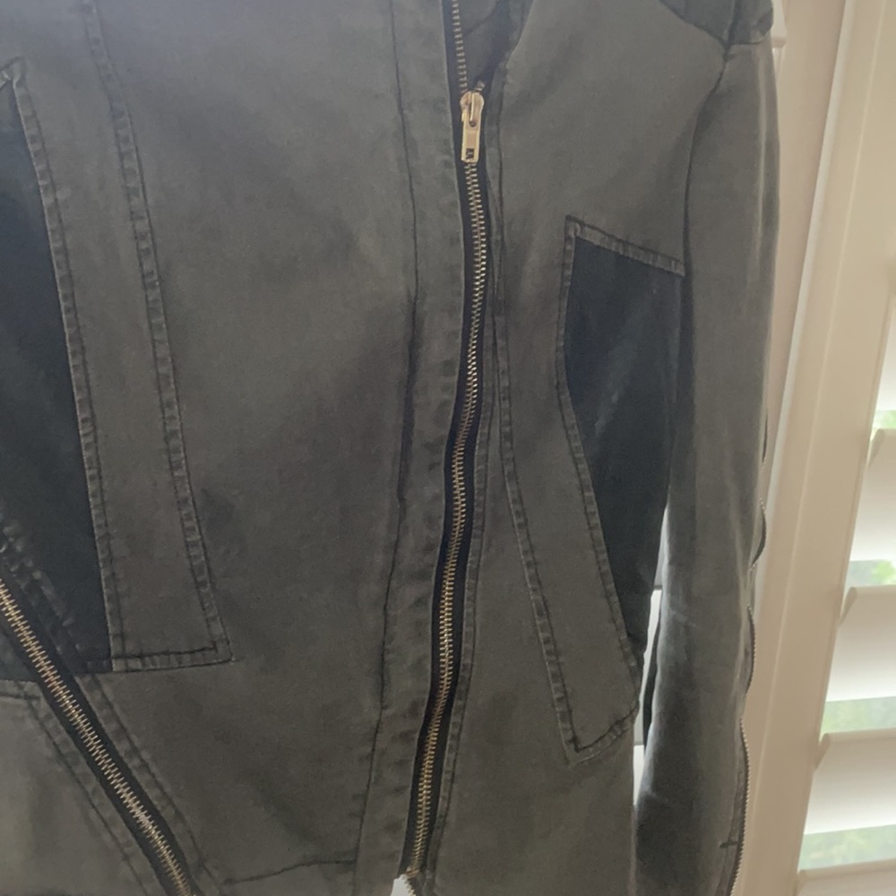 Jacket - Picture 2 of 4